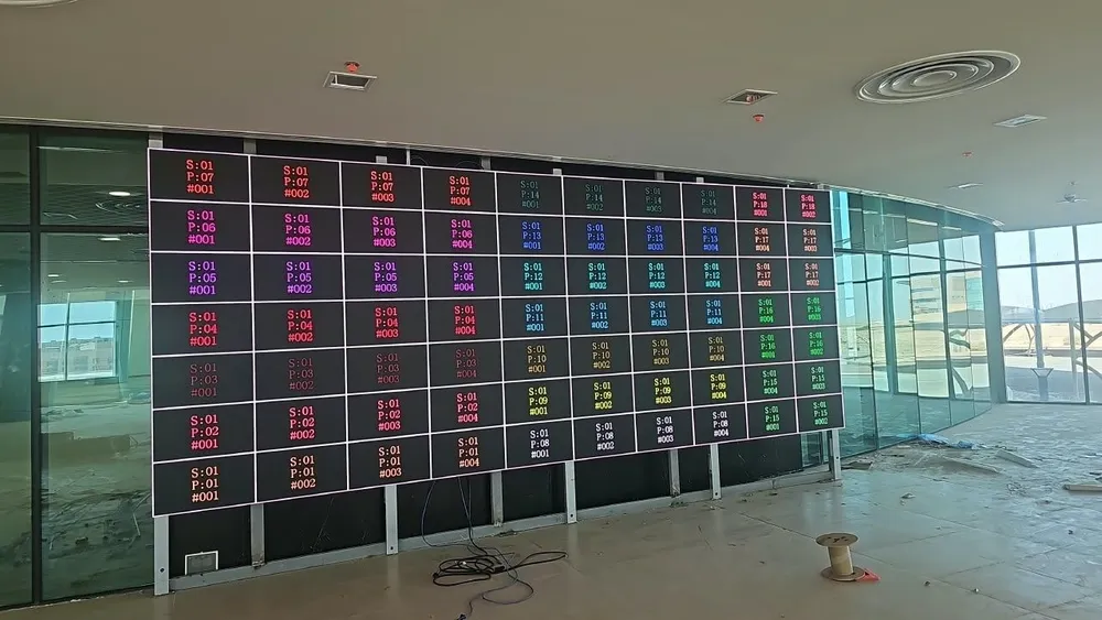 The same LED wall showing a cabinet identification test pattern